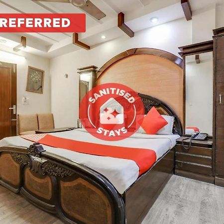 Отель Oyo 27156 Roma Dx Нью-Дели Экстерьер фото